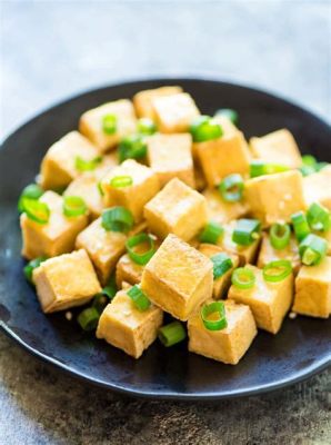  Chengde-Tofu: Die perfekte Harmonie zwischen cremiger Seide und knuspriger Würze!