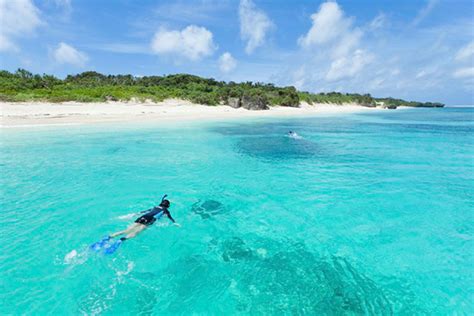 沖縄 ベストシーズン: 海と空の調和が生む奇跡の瞬間