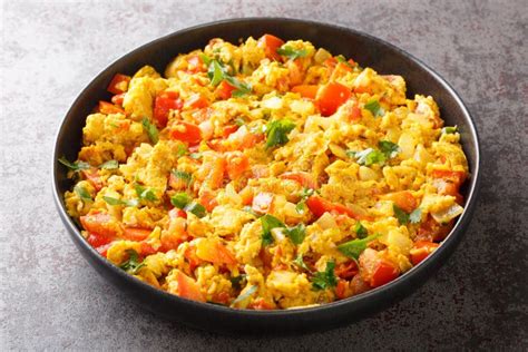  Quail Egg Bhurji - Ein würziges und cremiges indisches Frühstücksgericht für Abenteurer!