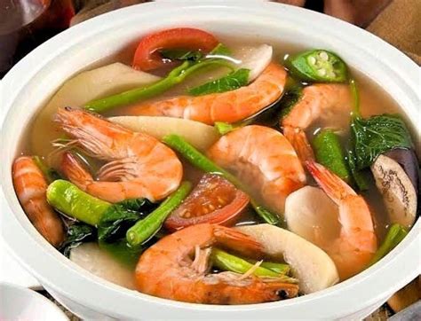  Sinigang na Hipon: Eine erfrischende und herzhafte Meeresfrüchtesuppe die die Sinne betört!